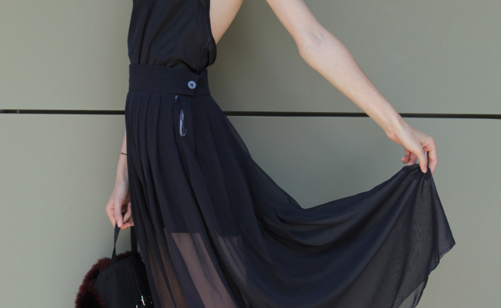 rochie-negră-vaporoasă