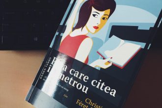 fata-care-citea-in-metrou-review